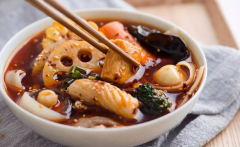 知名麻辣燙出現(xiàn)食品安全問題，如何保障吃的安全？